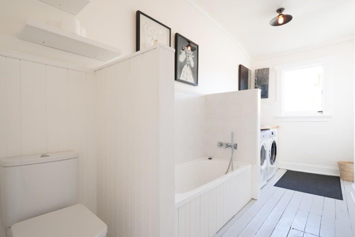 Charming On Charles Villa Launceston Bagian luar foto