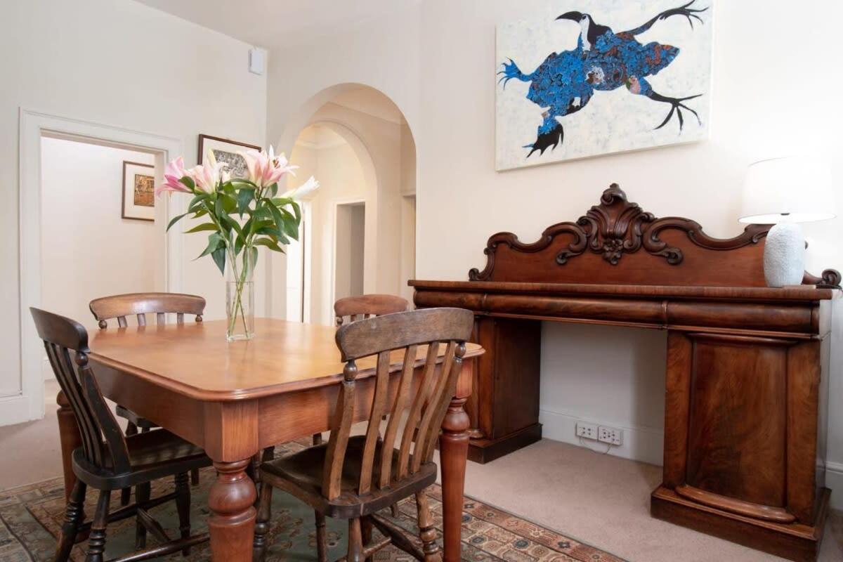 Charming On Charles Villa Launceston Bagian luar foto