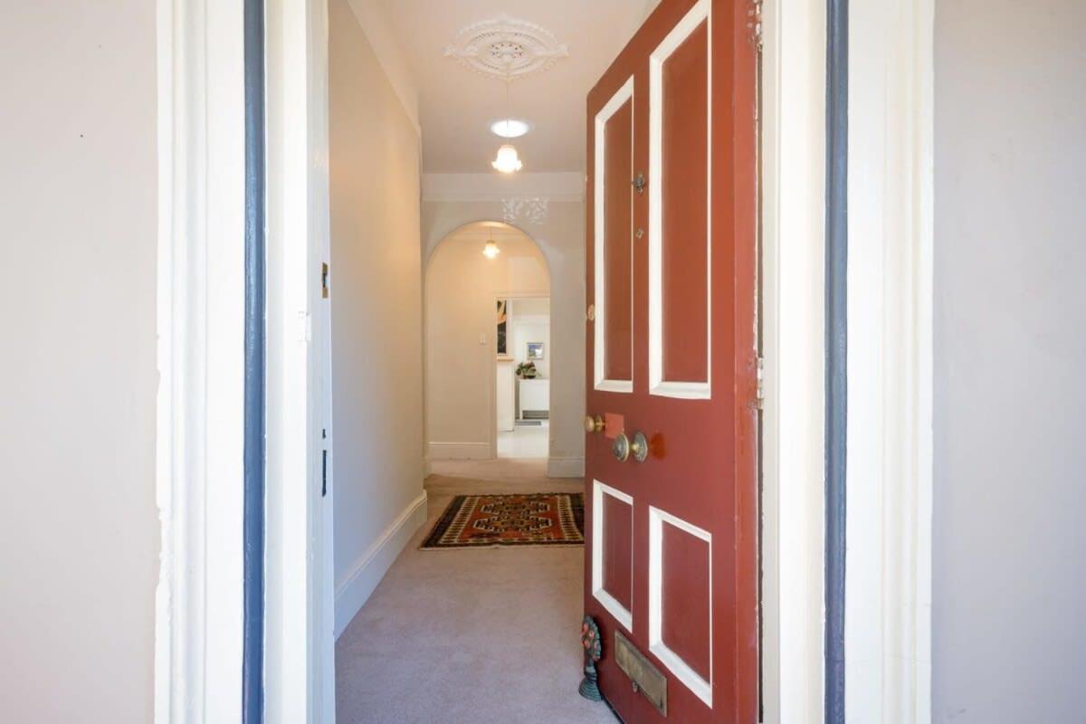 Charming On Charles Villa Launceston Bagian luar foto