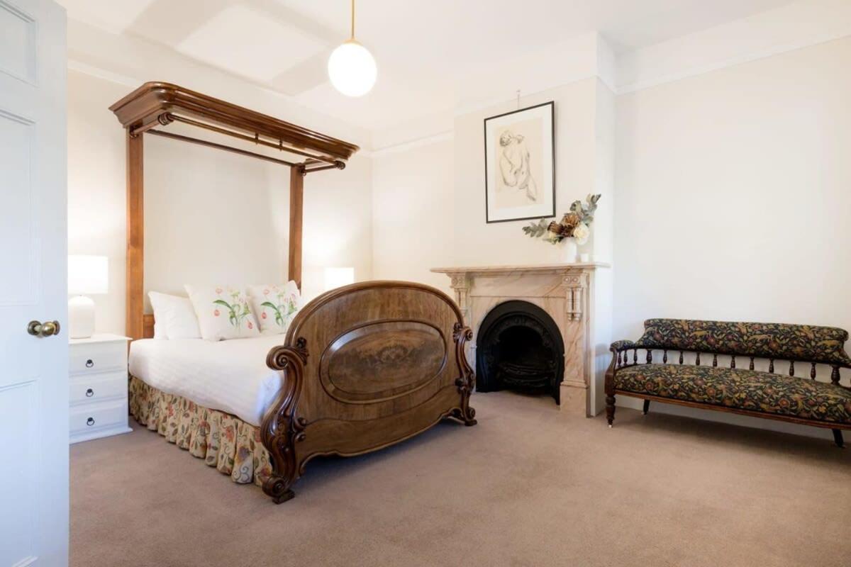 Charming On Charles Villa Launceston Bagian luar foto