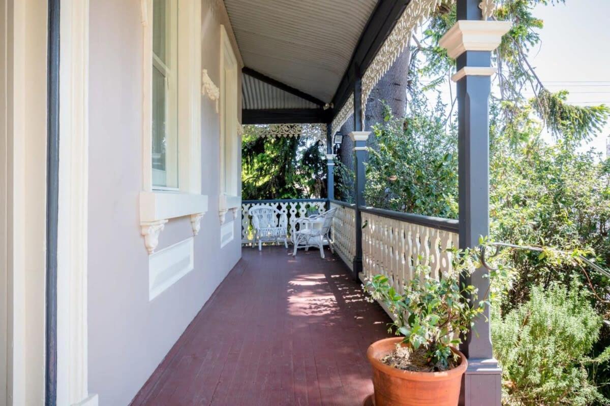 Charming On Charles Villa Launceston Bagian luar foto