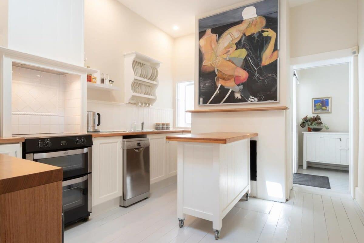 Charming On Charles Villa Launceston Bagian luar foto