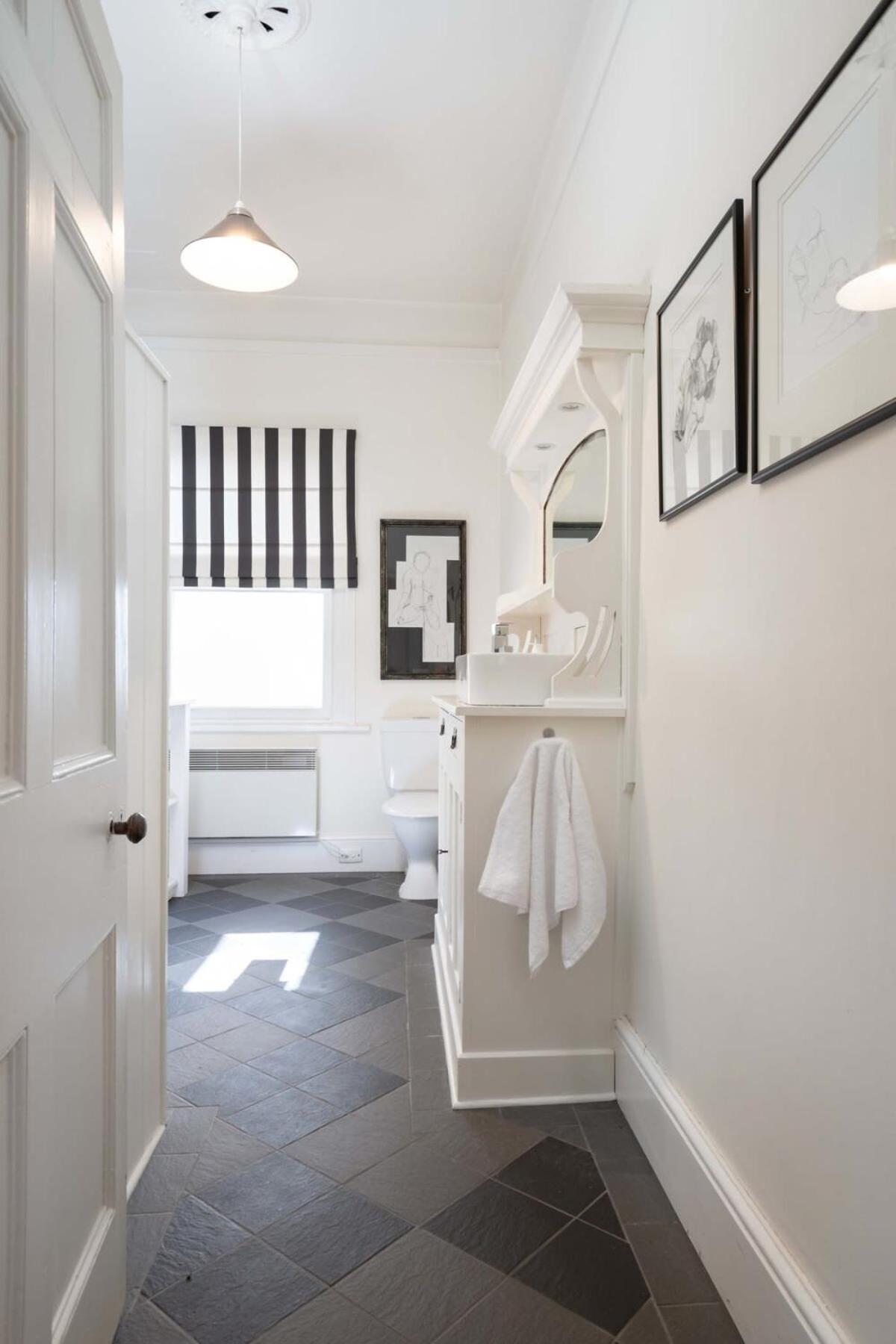 Charming On Charles Villa Launceston Bagian luar foto